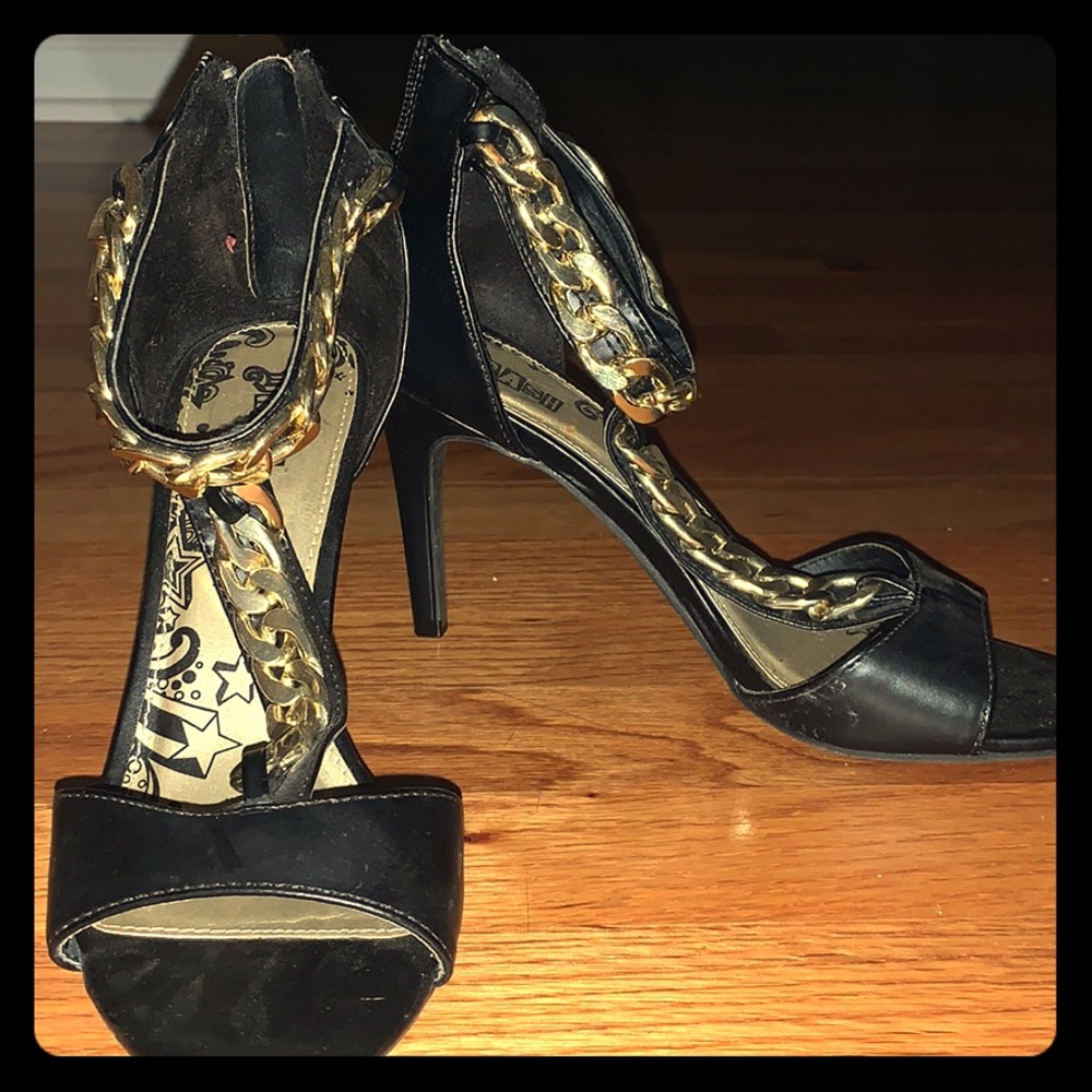 Black and gold heels w/ gold chain embellishments